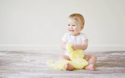 Какие игрушки выбрать для малышей до года